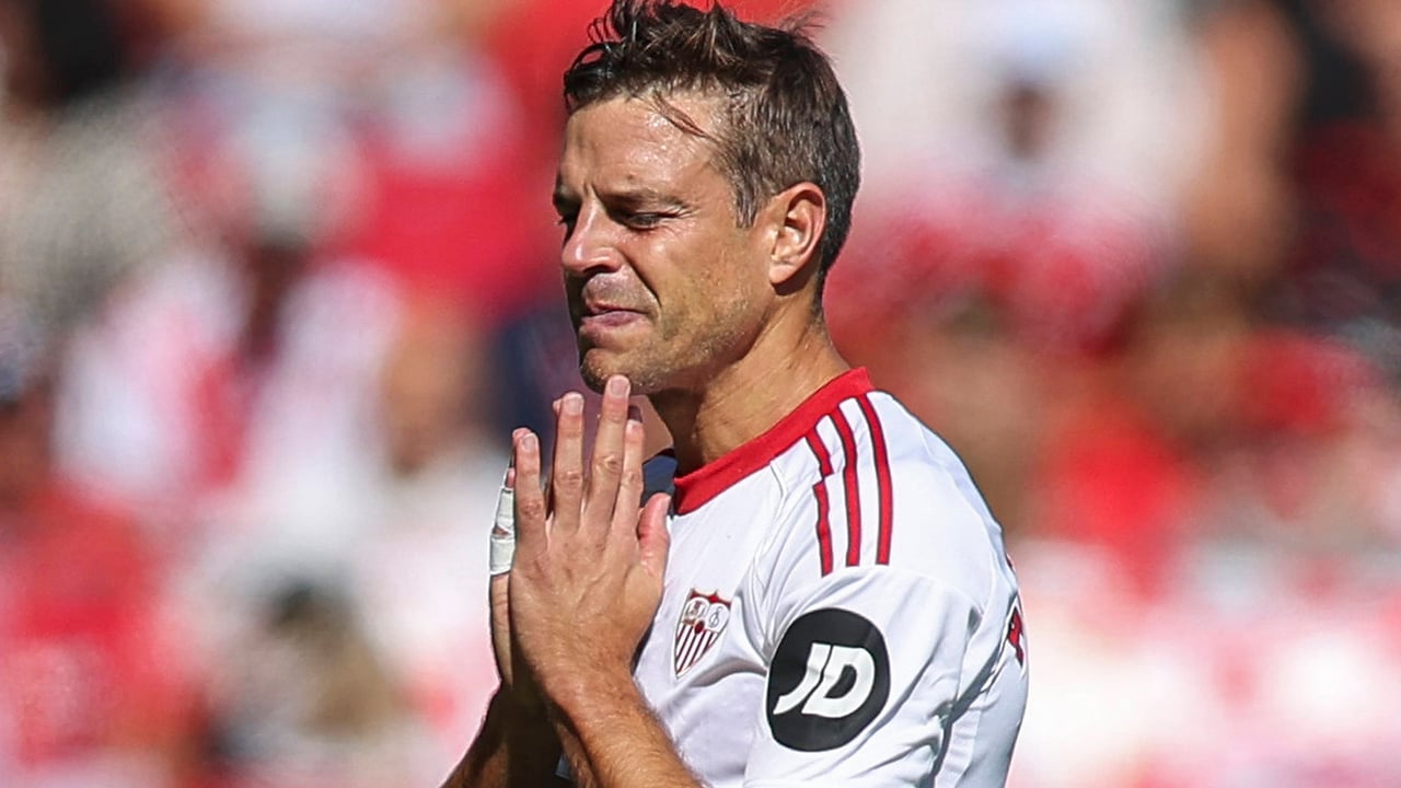 Crece la incertidumbre en el Sevilla con la continuidad de Azpilicueta