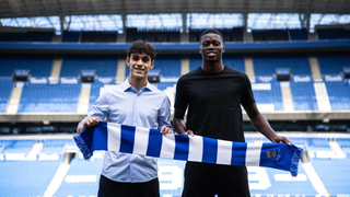 Héctor Fort ya mira a su nueva etapa con la Real Sociedad