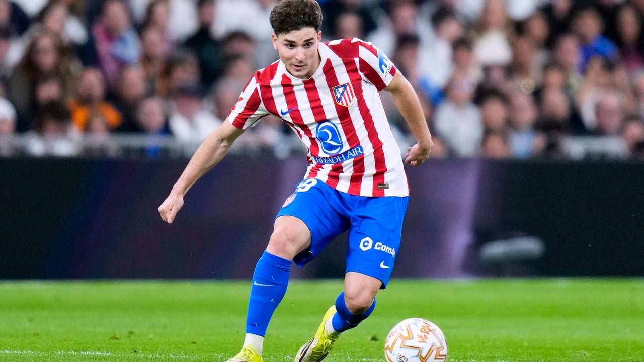 El Atlético de Madrid ya conoce la cantidad a la que el Barça llegaría para firmar a Julián Álvarez