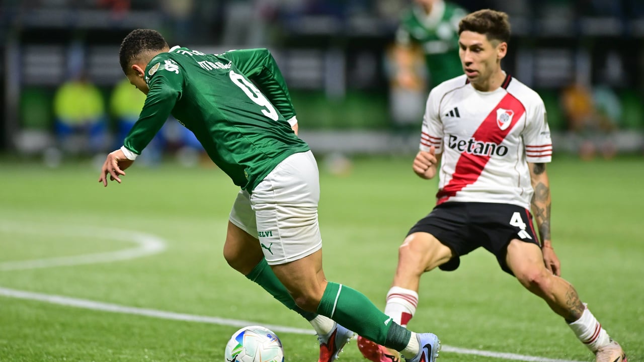 El 'pique' del enrachado Vitor Roque con Montiel: "¿Tú cómo te llamas?"