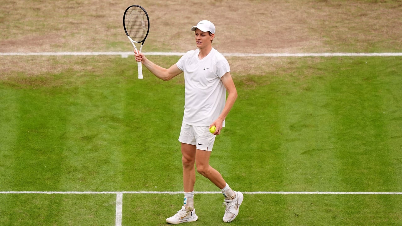 Sinner sigue arrasando, pero partirá con desventaja ante Medvedev