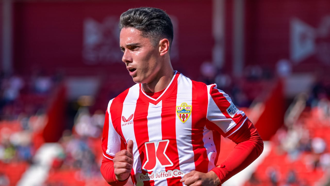 Pelotazo en el Almería: Benfica y Liverpool se pelean por Arribas y el Real Madrid hace caja