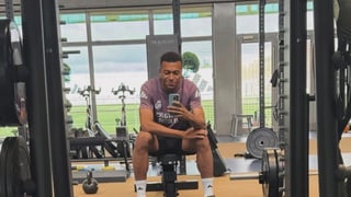 Mbappé muestra su trabajo de recuperación en el gimnasio
