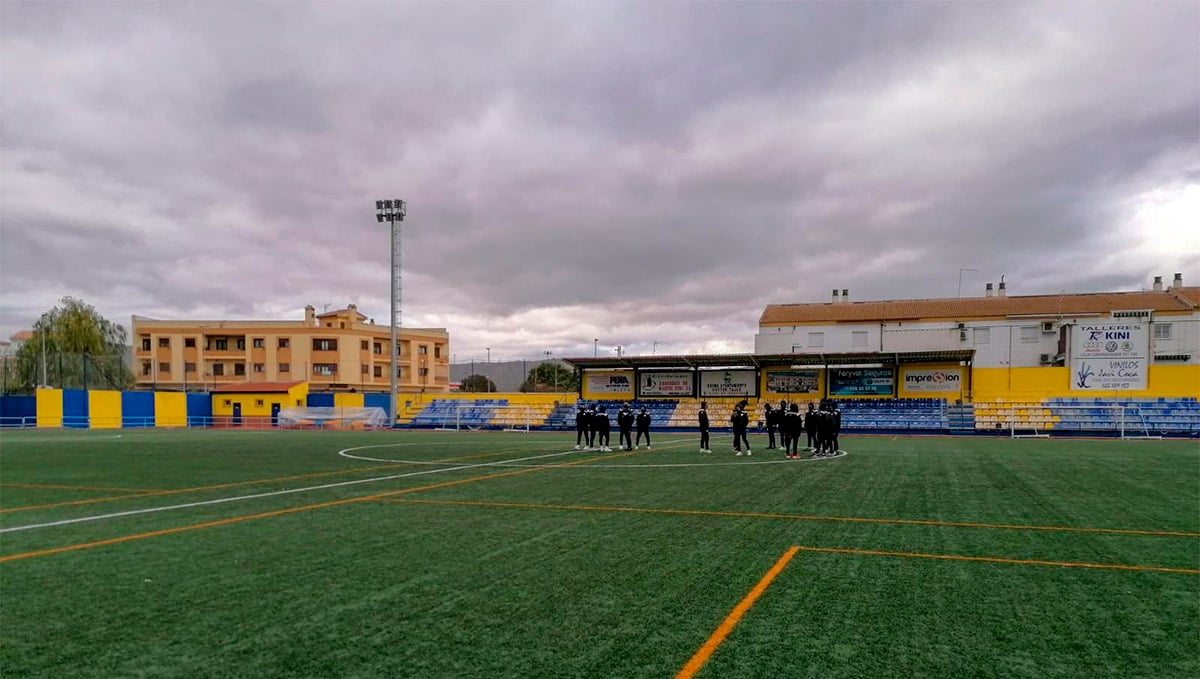 Dónde ver por televisión y online el Yeclano - Granada y el Huétor Tájar Albacete