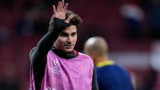 El Barça traza un plan con los agentes de Julián Álvarez y sube la oferta al Atlético 