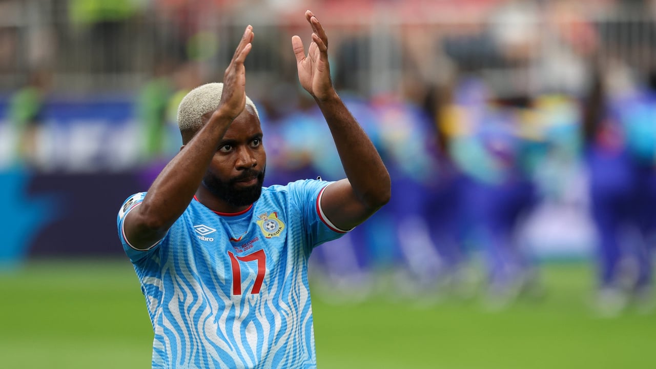 Bakambu ya negocia su fichaje: el sueldo que percibirá tras salir gratis del Betis