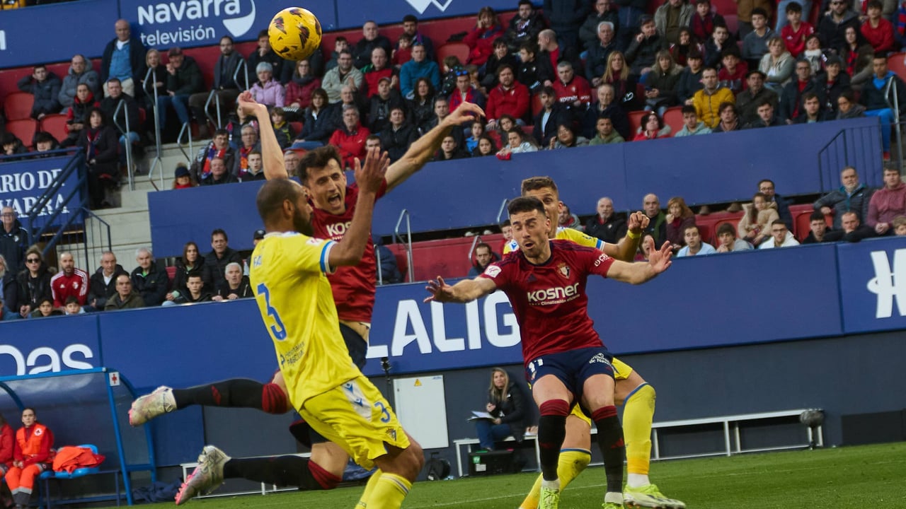 Osasuna 2-0 Cádiz: Con Budimir se puede soñar en grande