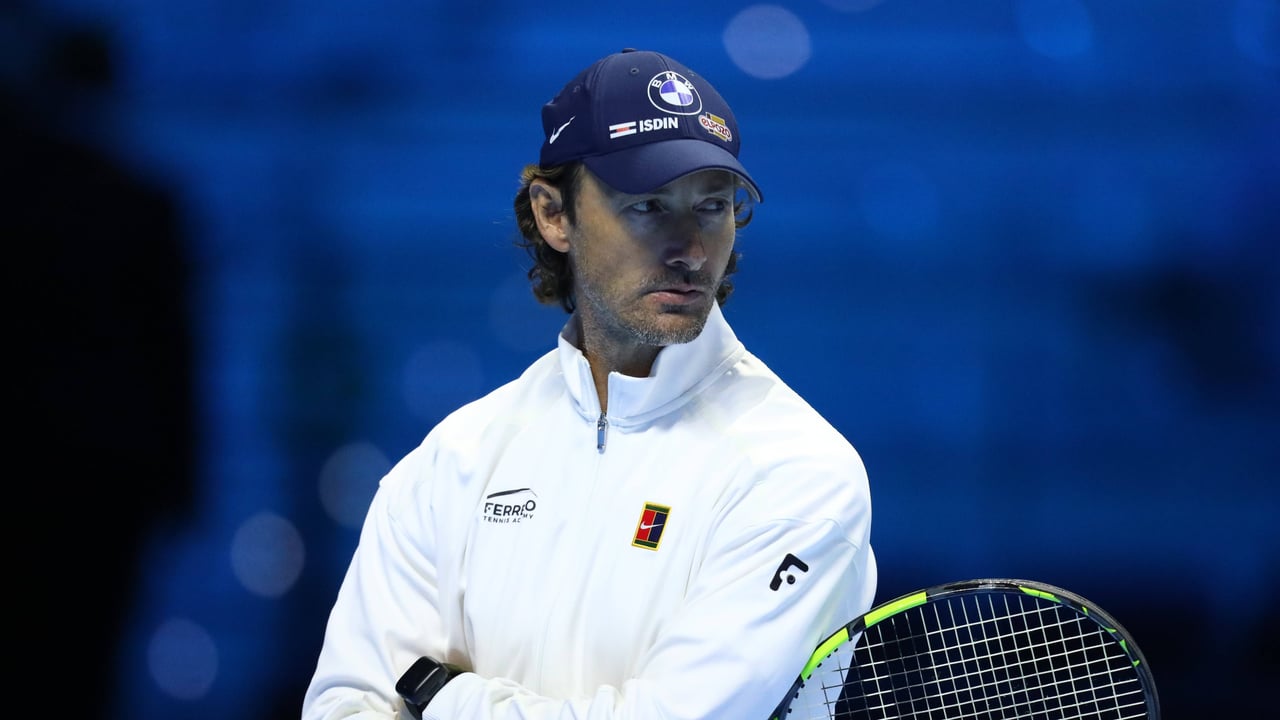Juan Carlos Ferrero, ex entrenador de Carlos Alcaraz, crítico: "Se pierde mucha energía con el tema del teléfono y se está muy despistado durante todo el día"
