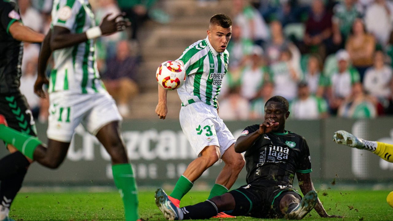 El golazo de Pablo García para reclamar su sitio en el Betis
