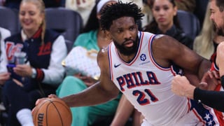 Joel Embiid llega a tiempo y Cooper Flagg anuncia su despedida por todo lo alto