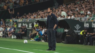 Arbeloa, sobre la posible falta de Antony antes del 1-1: "Hay que entender un poco de fútbol, cosa que..."