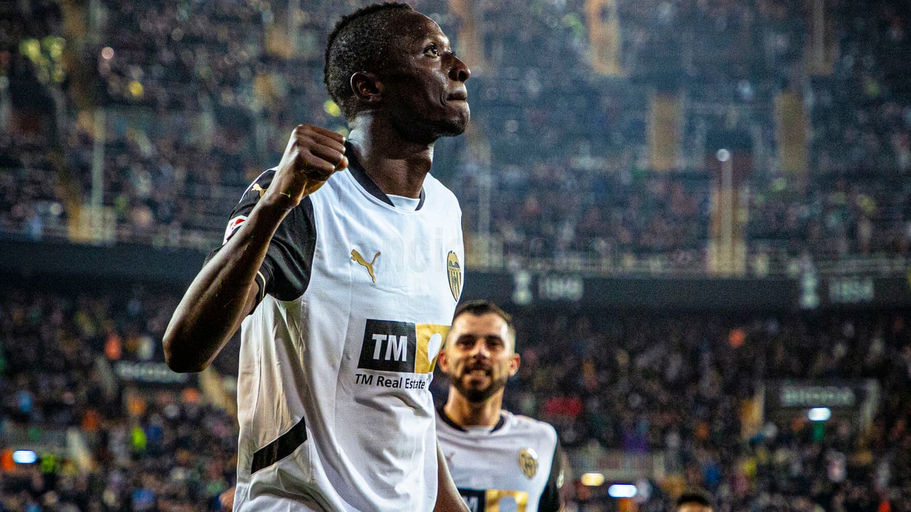 Valencia 2-1 Valladolid: Sadiq resurge al Valencia y hunde al Pucela