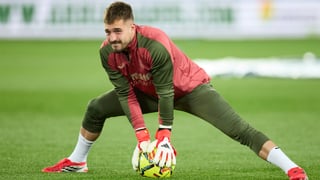 Arnau Tenas, a punto de decidir: su ausencia ante el Benfica propicia la salida