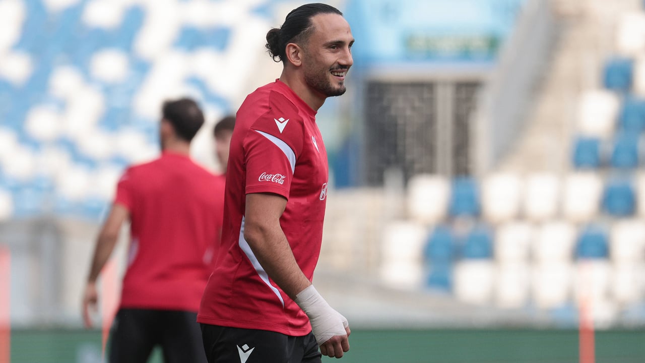 Carga de minutos para Kochorashvili con poco premio antes de regresar a Sevilla