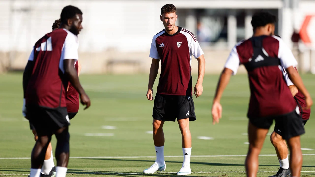 Lucas Stassin le alegra la tarde al Sevilla tras el disgusto con Miguel Sierra