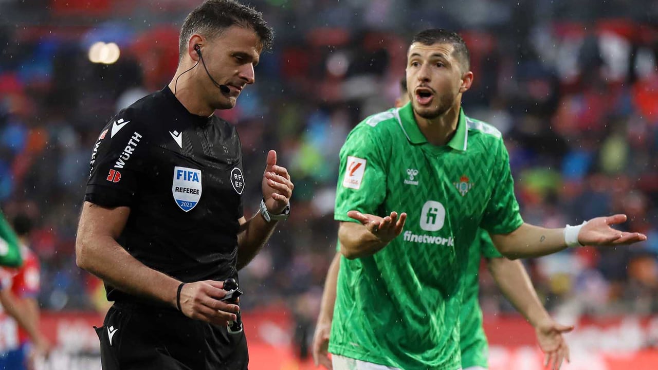 Los árbitros admiten que han perjudicado a Betis, Granada, Cádiz y Almería