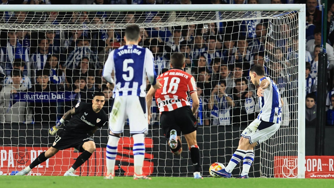 El audio del VAR que indigna al Athletic y lo que dicen los expertos: "Viene de no pitar otro penalti por agarrón contra la Real Sociedad"