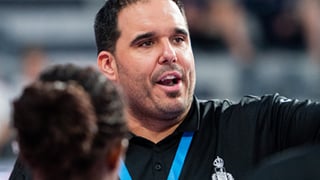 Joaquín Rocamora sustituye a Ambros Martín al frente de las Guerreras