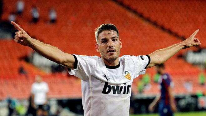 Un equipo de Europa League se entromete en el futuro de Manu Vallejo