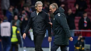 Pellegrini, mejor entrenador de febrero para LaLiga, lo celebra 'a lo saetero'