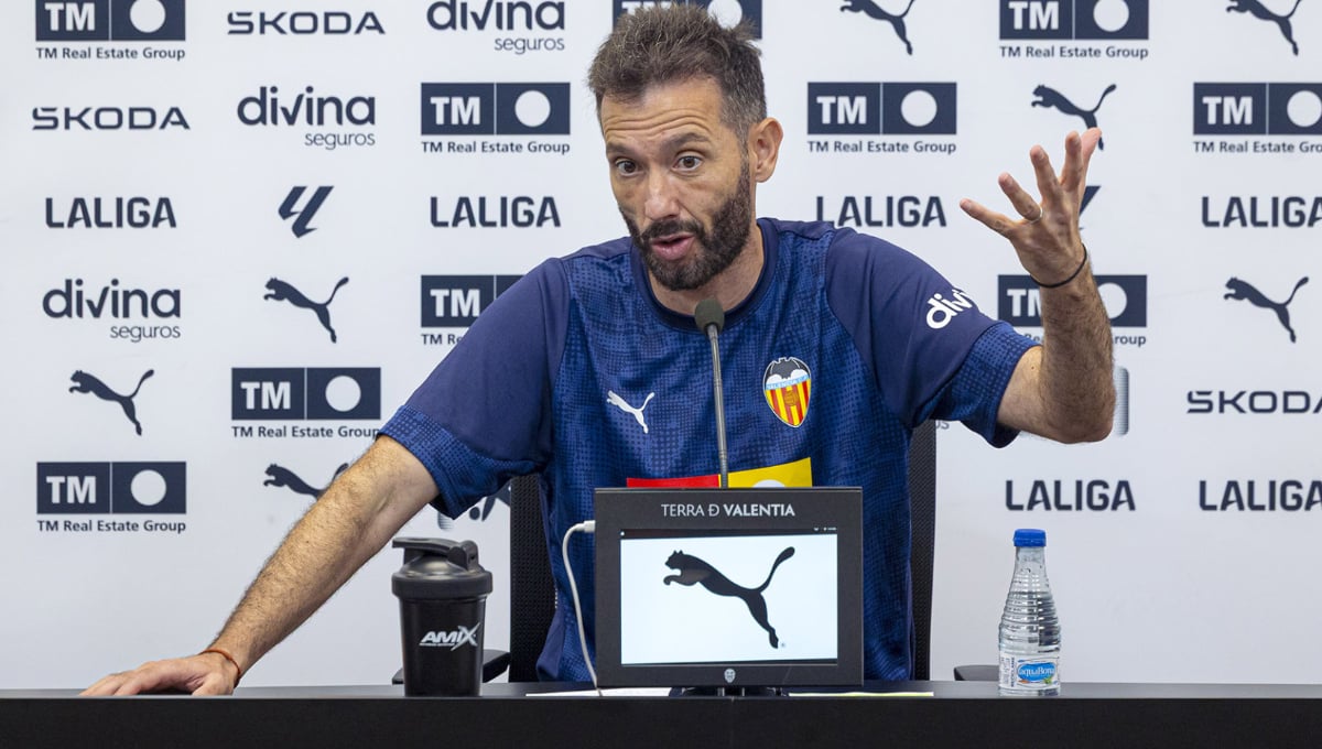 Corberán no titubea con la crisis del Valencia, la exuberancia del Betis o "el malestar de Mestalla": Ni dimisión, ni destitución