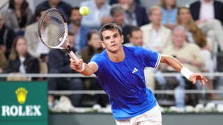Rafa Jódar despierta por las malas del sueño de Roland Garros