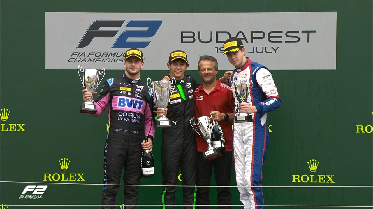 Kimi Antonelli le manda un mensaje a Mercedes y Carlos Sainz tiene un problema