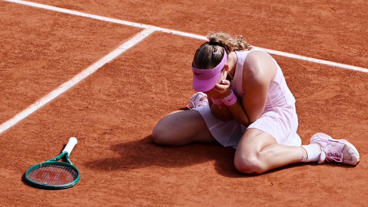 Mirra Andreeva acaba entre lágrimas el Roland Garros de su vida