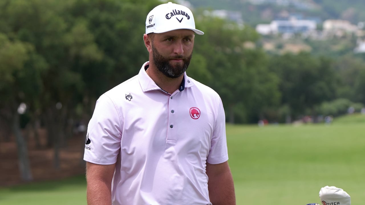 Jon Rahm se queda corto en Valderrama y el título vuela a Inglaterra