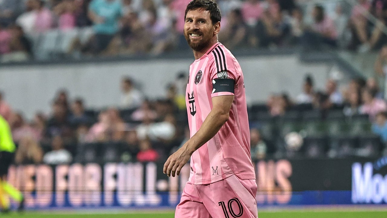 Messi desafía al tiempo con otro póker