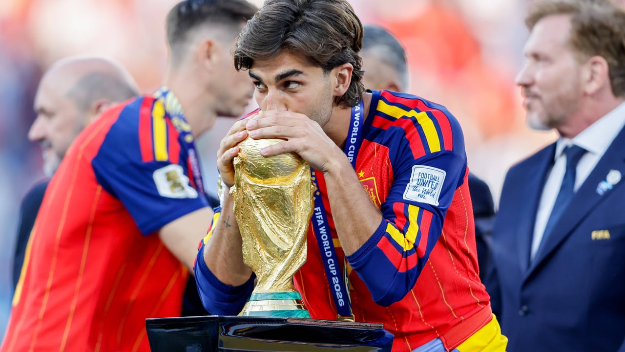 Ferrán Torres no regresa al Barcelona mientras se cierra su fichaje por el PSG