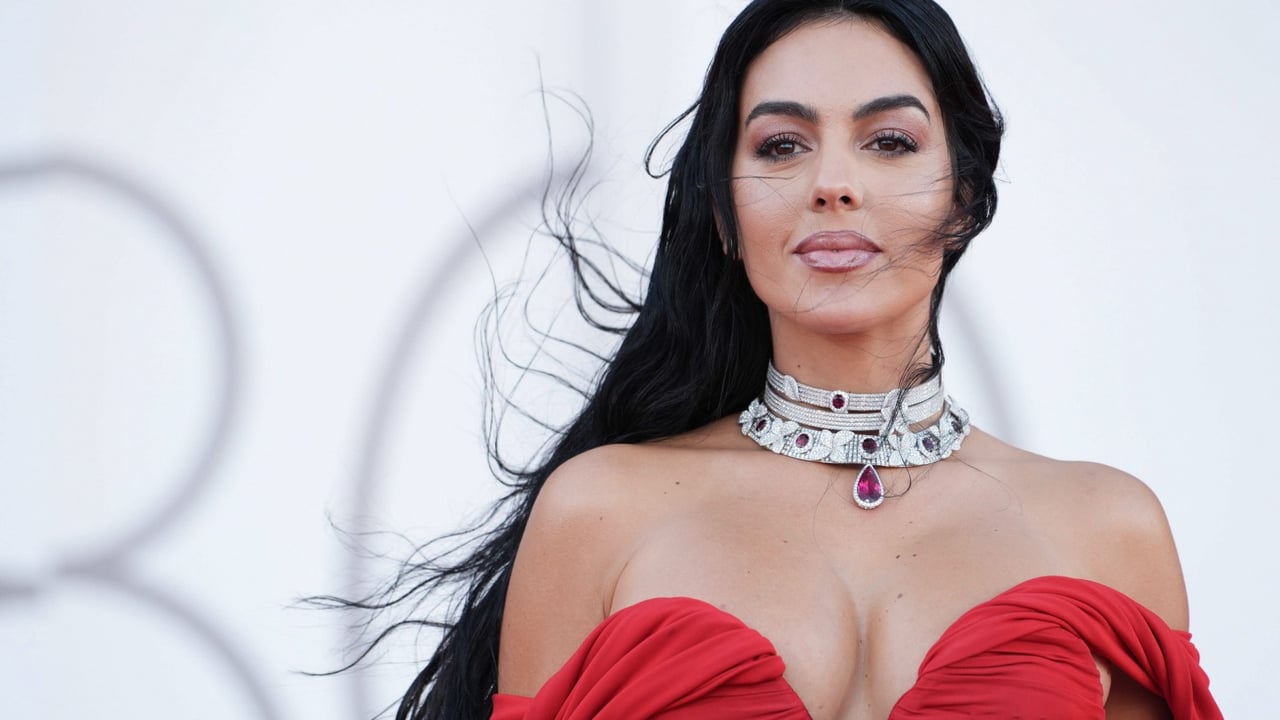 Georgina 'deja' a Cristiano Ronaldo y se va con Figo mientras sigue amasando su fortuna