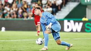 Unai Marrero reta a Remiro por la portería de la Real: "Estoy preparado para jugar"