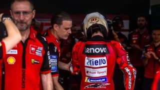 Bezzecchi se posiciona con Marc Márquez en su caída en Jerez