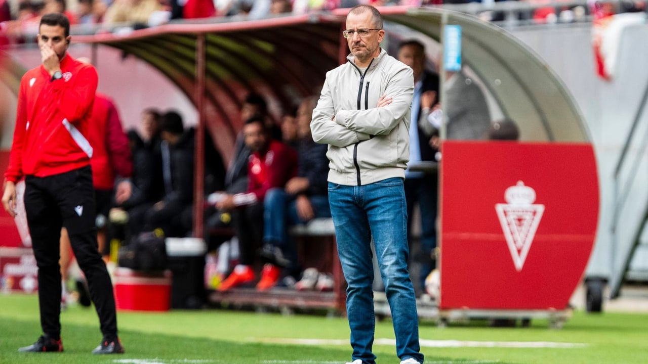 José Juan Romero, entrenador del Ceuta: "Todo repercute. Repercute a la hora de que la gente vaya al estadio, de que anime y de que se vuelque con su club..."