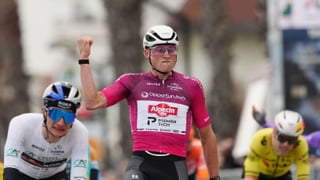 Van der Poel muestra su pegada y Del Toro se despide de la 'maglia azzurra' en la Tirreno-Adriático