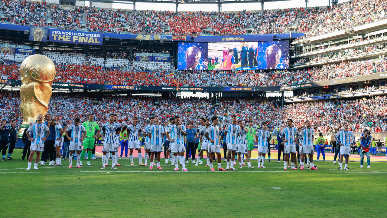 Caos en Argentina tras la final: familiares de los jugadores detenidos y batalla campal en el Obelisco
