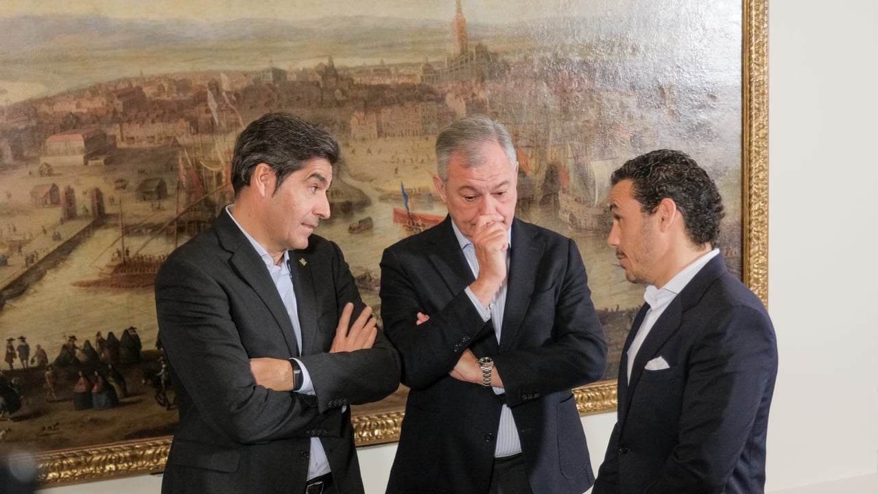 El alcalde, que ve "muy complicado" que Betis y Sevilla coincidan en La Cartuja, anuncia inminentes mejoras viales