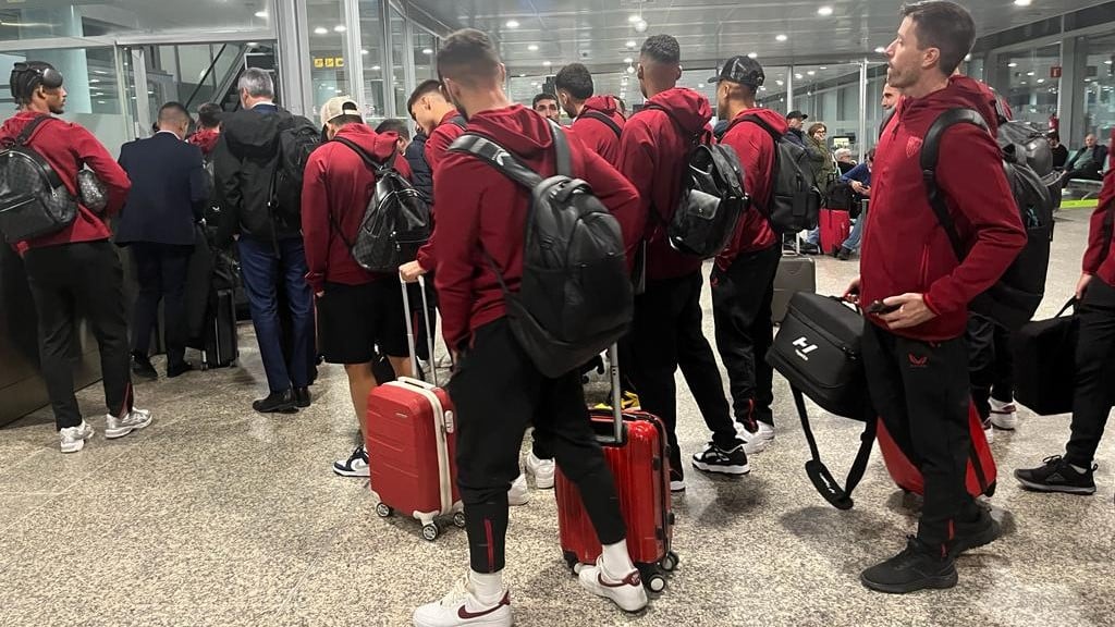 El avión 'robado' por el Sevilla y la polémica en el aeropuerto de Vigo