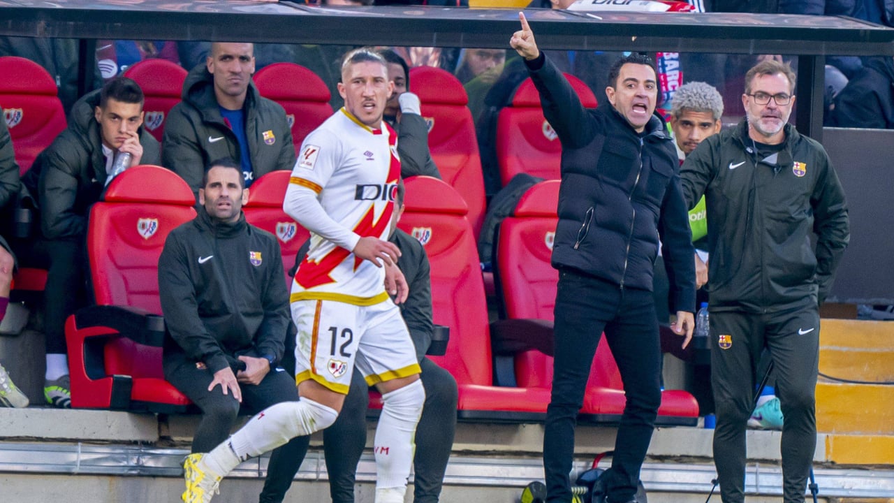 Xavi vuelve a tirar de excusas