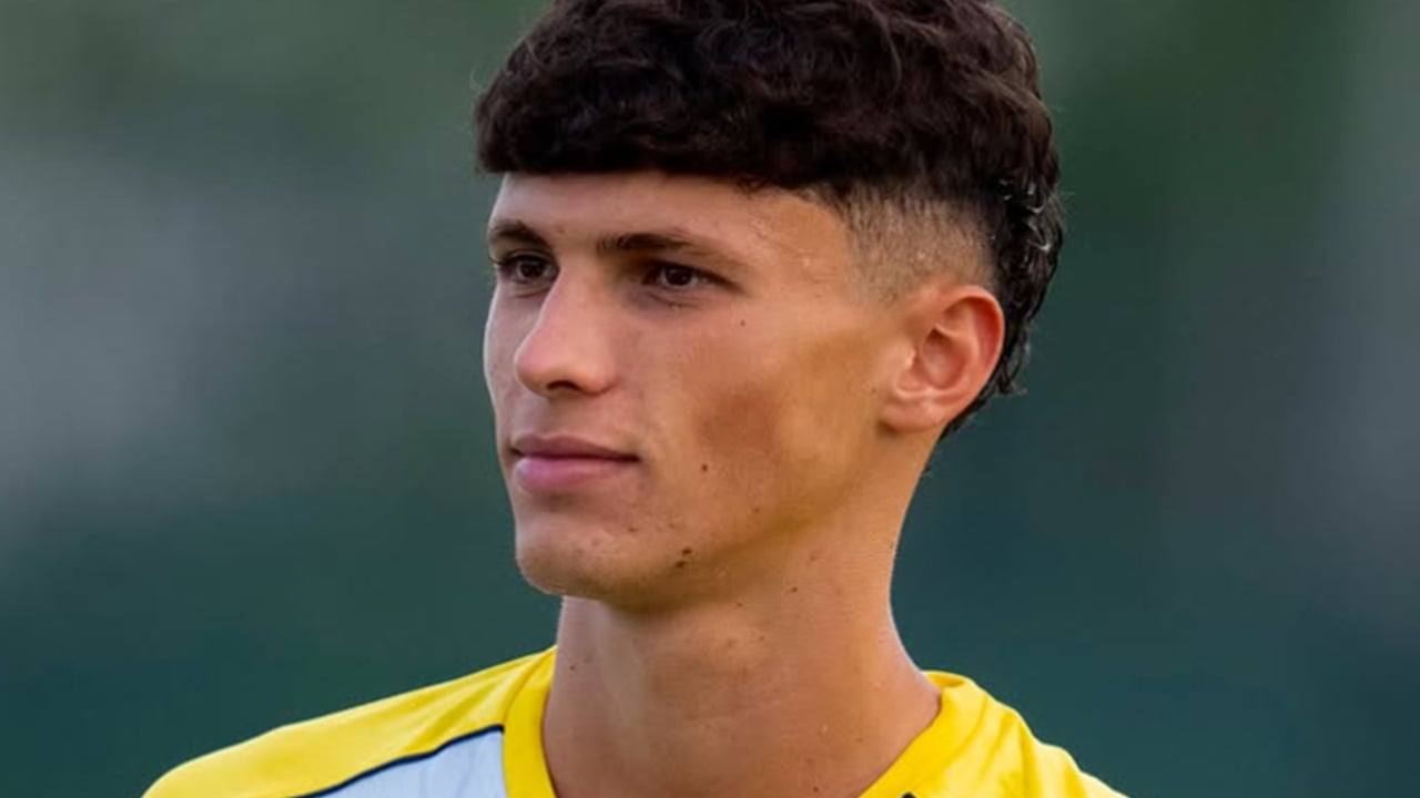 Oficial: Dani Budesca, cedido al Córdoba tras renovar con el 'Submarino' hasta 2031