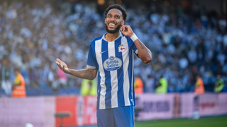 Deportivo 3-1 Valencia: El fuego amigo y Aubameyang condenan a los chés