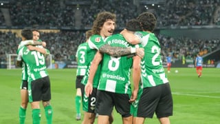 Betis 2-1 Elche: Abraza la Champions y le sobran dos jornadas