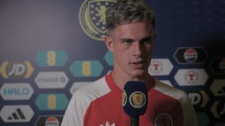 Aprendizaje intensivo para Robbie Ure, delantero del Sevilla: "Estoy deseando que llegue el martes"