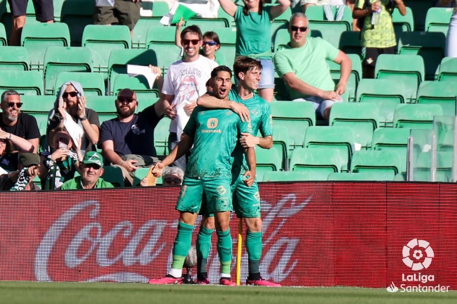 Las notas del Betis - Espanyol: Ayoze da el golpe en la mesa