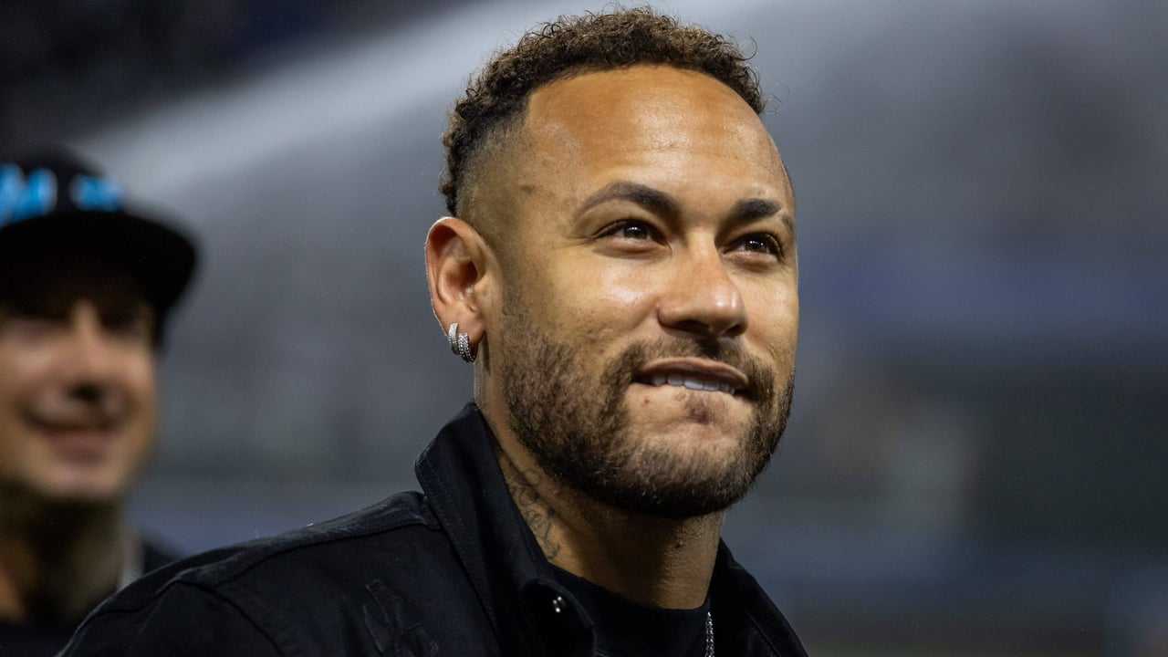 Neymar, a la calle en su regreso