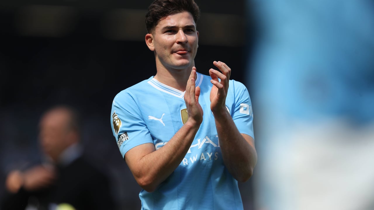 El Atlético de Madrid alcanza un acuerdo con Julián Álvarez para cinco temporadas.