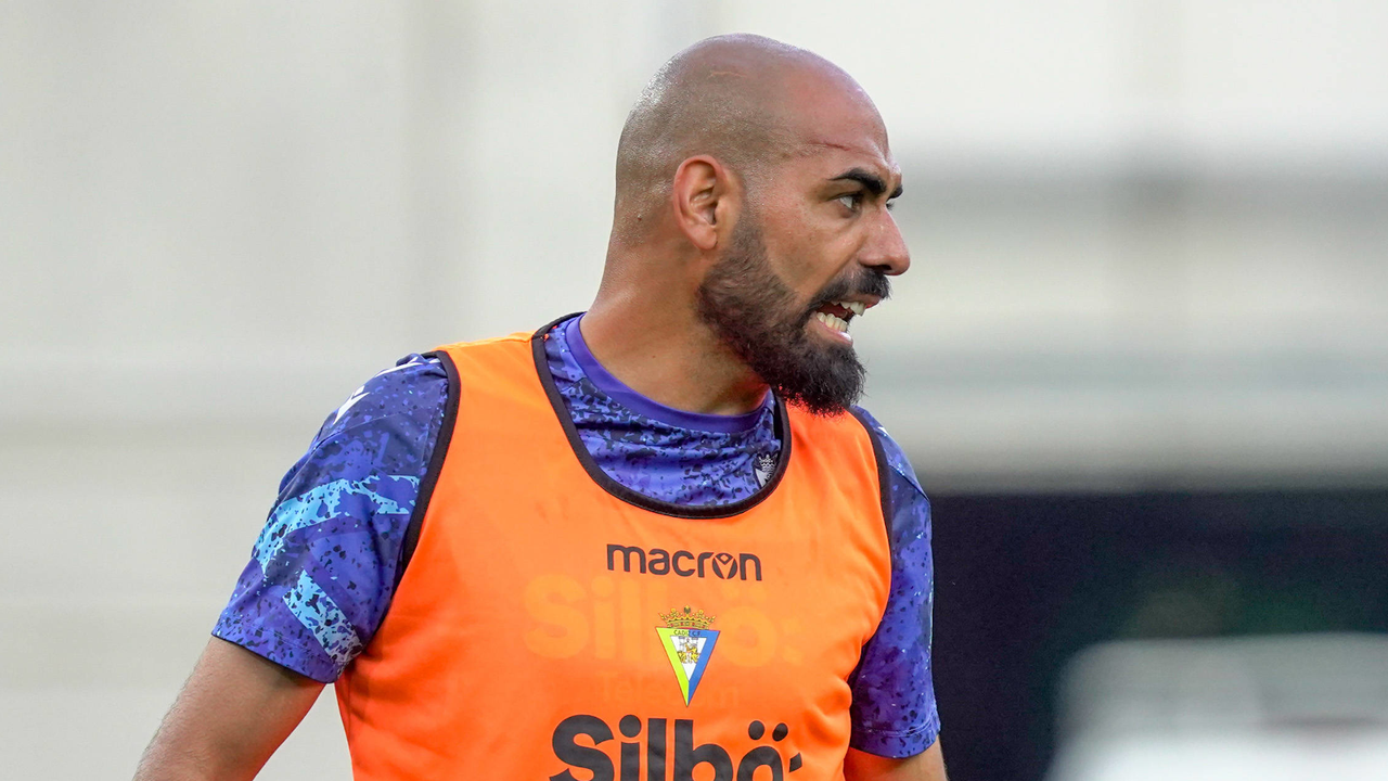 Fali, tras ser despedido del Cádiz, ya entrena con un nuevo equipo