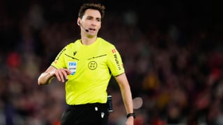 El lío del VAR con Ricardo de Burgos en Son Moix: "Chicos, yo con estas imágenes no lo tengo claro"