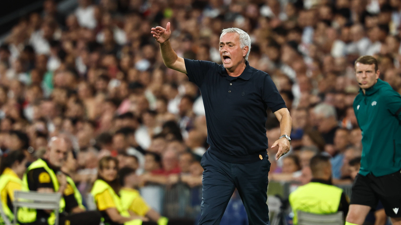 Raúl González dispara y Mourinho responde: "No solo críticas"